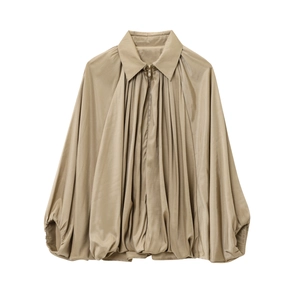 Chaqueta bomber para mujer caqui con textura de seda plisada y cremallera metálica
