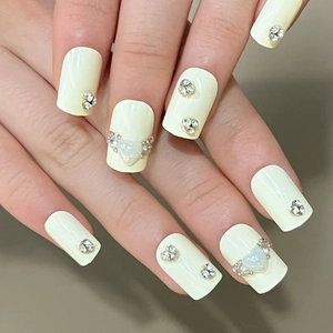 Unghie Finte A Pressione Bianco Crema Quadrate Con Strass A Cuore E Künstliche Perle Unghie Finte Dolci Ed Eleganti Per Donna