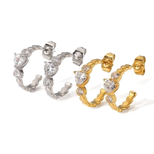 Boucles d'oreilles créoles en acier inoxydable 18K avec zircon en forme de cœur