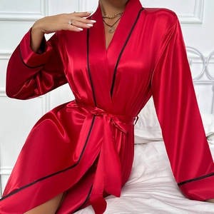 Eleganter roter Satin-Bademantel für Damen mit schwarzem Saum und Bindegürtel, Hausmantel