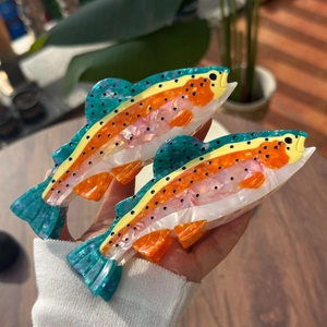 Pince à cheveux en forme de poisson coloré en acétate marbré pour accessoires femme