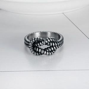 Bague vintage en acier inoxydable avec motif de nœud de corde tressé et finition argentée