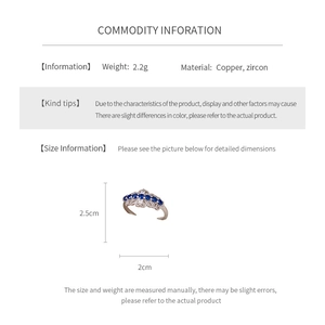 Fiche technique de la bague dentelle argentée avec zircons bleus pesant 2,2 g