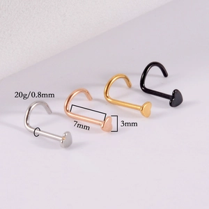 Set di quattro piercing al naso in acciaio inossidabile in argento, oro, oro rosa e nero