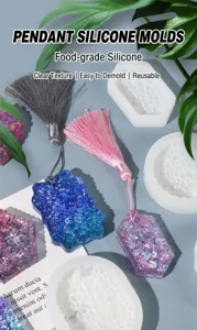 Detailopname van siliconen mallen voor hars hangers met diamanttextuur en kwastjes
