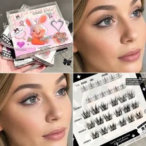 Detail view of 13mm self-adhesive manga false eyelashes for natural and curly look