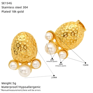 Detailed specs of flower pearl earrings in 18k gold plated 304 stainless steel