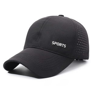 Berretto da baseball traspirante da uomo con fori tagliati al laser e stampa SPORTS sportiva