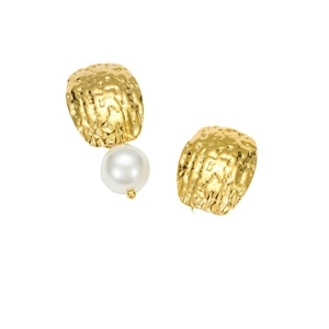 Square hammered 18K gold plated stainless steel earrings with white freshwater pearls