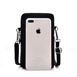 Mini sacoche de téléphone noire en nylon oxford avec bandoulière et vue de taille