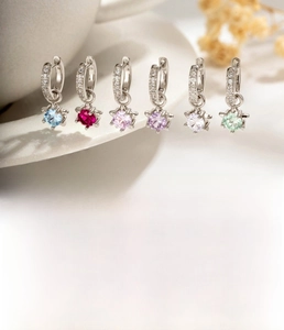 Star-shaped zircon pendant earrings in six vibrant colors with detailed size measurements