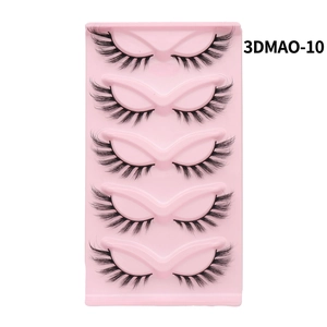Detail of 5 pairs of 3DMAO-10 cat-eye false eyelashes with black bands on pink tray