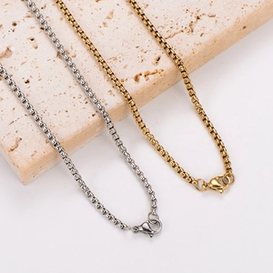 Pendentifs carrés en or 18k et argent sur chaînes vénitiennes en acier inoxydable 304