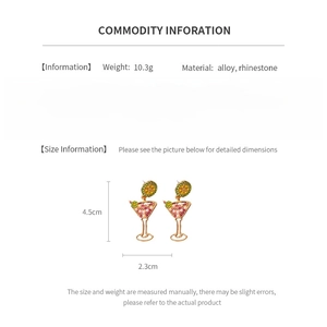 Detailed dimensions of cocktail glass earrings with pearls, rhinestones and silver pins