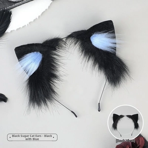 Detail eines Plüsch Katzenohr Stirnbands in Schwarz mit hellblauem Innenfell und Textur
