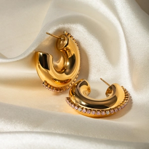18k gold plated stainless steel C-shaped hoop earrings with pink zircons on silk
