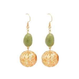 Boucles d'oreilles boules dorées ajourées avec perles en résine verte style chinois