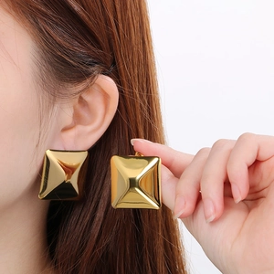 Minimalist gold square stud earrings in geometric 3D pyramid style for women