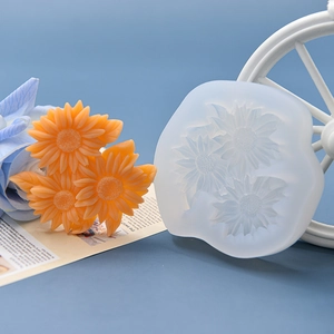 Three-cavity sunflower silicone mold for DIY candles and soap with flower resin output