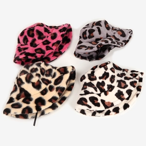 Cappelli alla pescara in peluche leopardato nei colori rosa, grigio, kaki e bianco