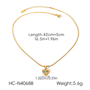 Détails du collier pendentif cœur en or 18k avec spécifications de taille et poids