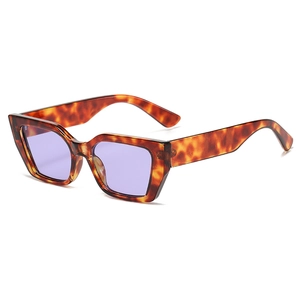 Retro Schildpatt-Sonnenbrille mit lila Gläsern und modischem dickem Rahmen-Design