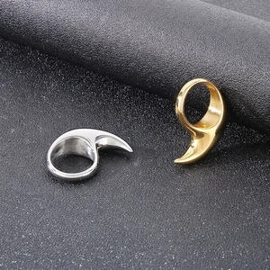 Stainless Steel Crescent Moon Claw Ring High Polished Asymmetric Geometric Minimalist Hip Hop Jewelry For Men Unisex