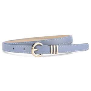 Ceinture fine en cuir bleu élégante avec boucle dorée en fer à cheval et couture blanche
