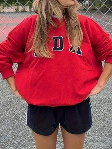 Sweat-shirt rouge surdimensionné en coton avec imprimé lettres DA style universitaire