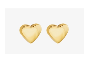 Detail of high-polish heart-shaped stud earrings in 18k gold-plated titanium steel