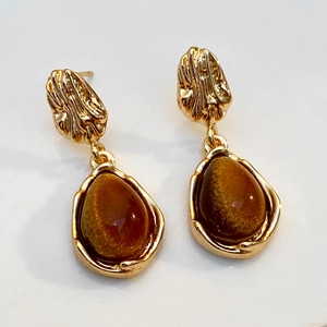 Vintage Goldene Ohrringe mit ovalem Tigerauge-Stein-Anhänger im Retro-Stil für Damen