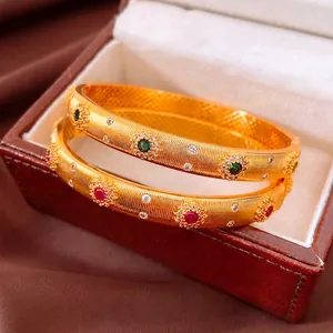 Bracelet Jonc En Cuivre Brossé Vintage Plaqué Or 24K Style Cour Rétro Serti De Zircon Rouge Vert Blanc