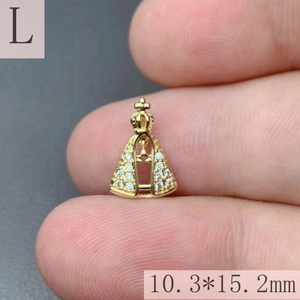 Macro shot of a 10.3*15.2mm mini crown Virgin Mary pendant in 18k gold plating