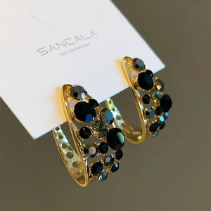 Boucles d'oreilles pendantes en C dorées style vintage avec pierres de zircon noir