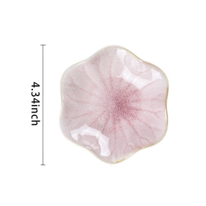 Detailansicht einer rosa Lotus-Keramikschale für Schmuck mit 4,34 Zoll Größenangabe