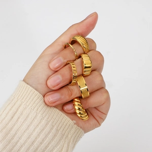 Set of 5 18K gold plated stainless steel croissant and chain rings for women