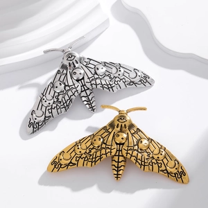 Gothic Vintage Luna Moth Brooch Alloy Rhinestone Skull Moon Eyes Insect Pin For Suit Coat Women Men Retro Jewelry Gift