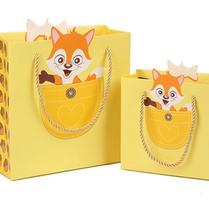 Sacs-cadeaux jaunes avec renard mignon et poignées tissées en deux tailles variées