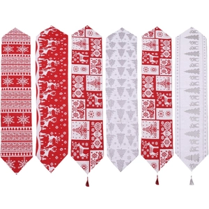 Christmas knitted table runner set with festive elk patterns and decorative tassels