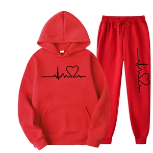 Tuta sportiva rossa da donna con motivo a cuore, felpa con cappuccio e pantaloni jogger