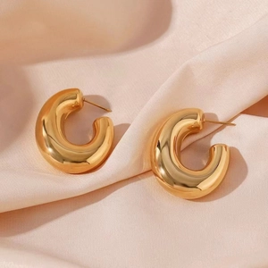 Polished 18K gold-plated C-shaped hollow hoop earrings with minimalist geometric design