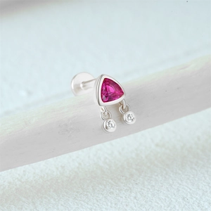 Detailed close-up of s925 silver ear stud featuring triangle pink gem and round crystals