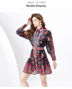 Détails de la robe fleurie vintage avec col à revers, manches lanterne et ceinture
