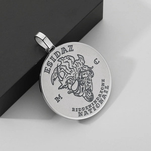 Hip hop silver reflective punk motorcycle round pendant necklace in stainless steel