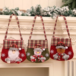 Sacs Cadeaux De Noël Dessin Animé 3D Père Noël Bonhomme De Neige Renne Flanelle Feutre Sacs À Main Poignée Carreaux