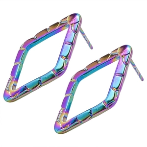 Detailed shot of rainbow-plated stainless steel geometric rhombus frame stud earrings
