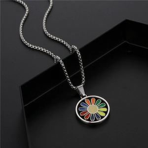 Fashionable rotating rainbow daisy pendant necklace with silver box chain for women
