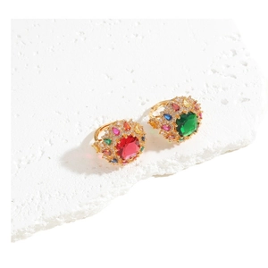 Lussuosi anelli aperti placcati in oro 14K con zirconi colorati su pietra bianca