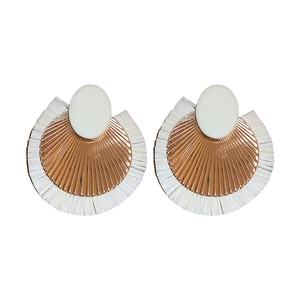 Bohemian fan-shaped drop earrings with white tassels and rose gold metal pleats
