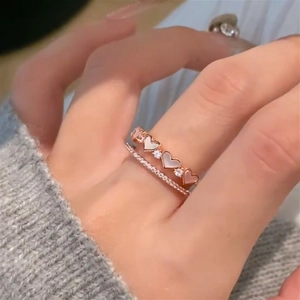 Elegant rose gold double-layered open ring with heart-shaped mother of pearl and zircons